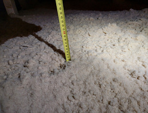 Zateplení dřevostavby rodinného domu foukanou izolací